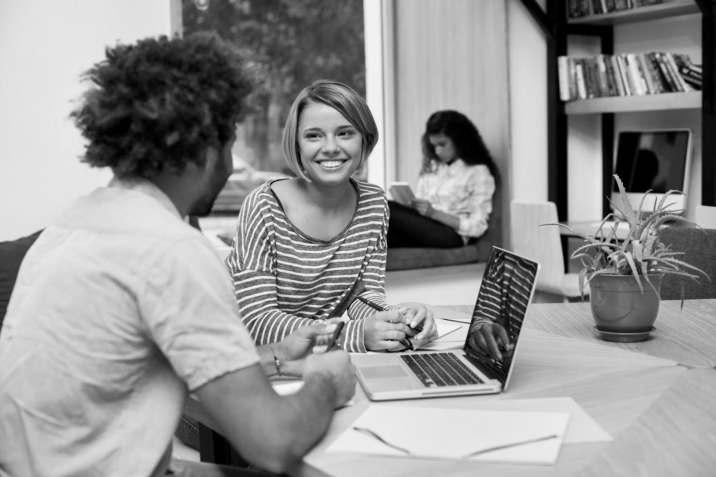 Reunión de seguimiento con cliente de oranythiq